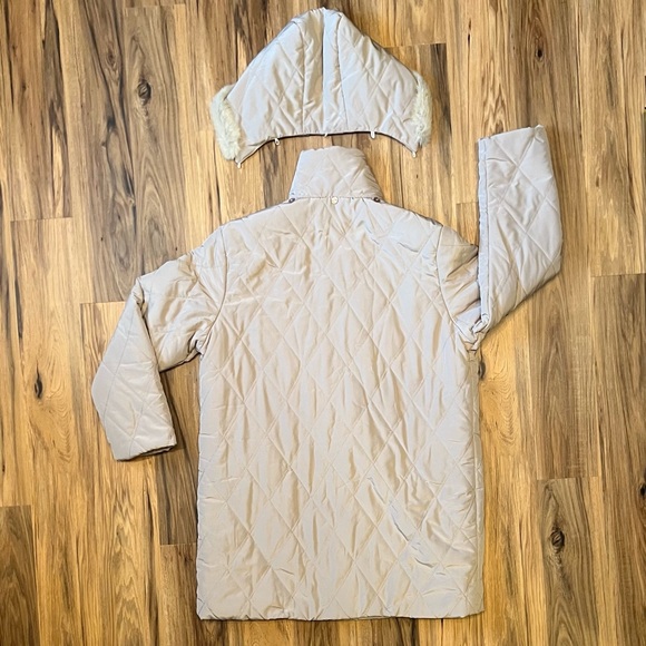 Bellina Tan Puffer Trench Coat with Detachable Fur-trimmed Hood - Size XL - Picture 4 of 11